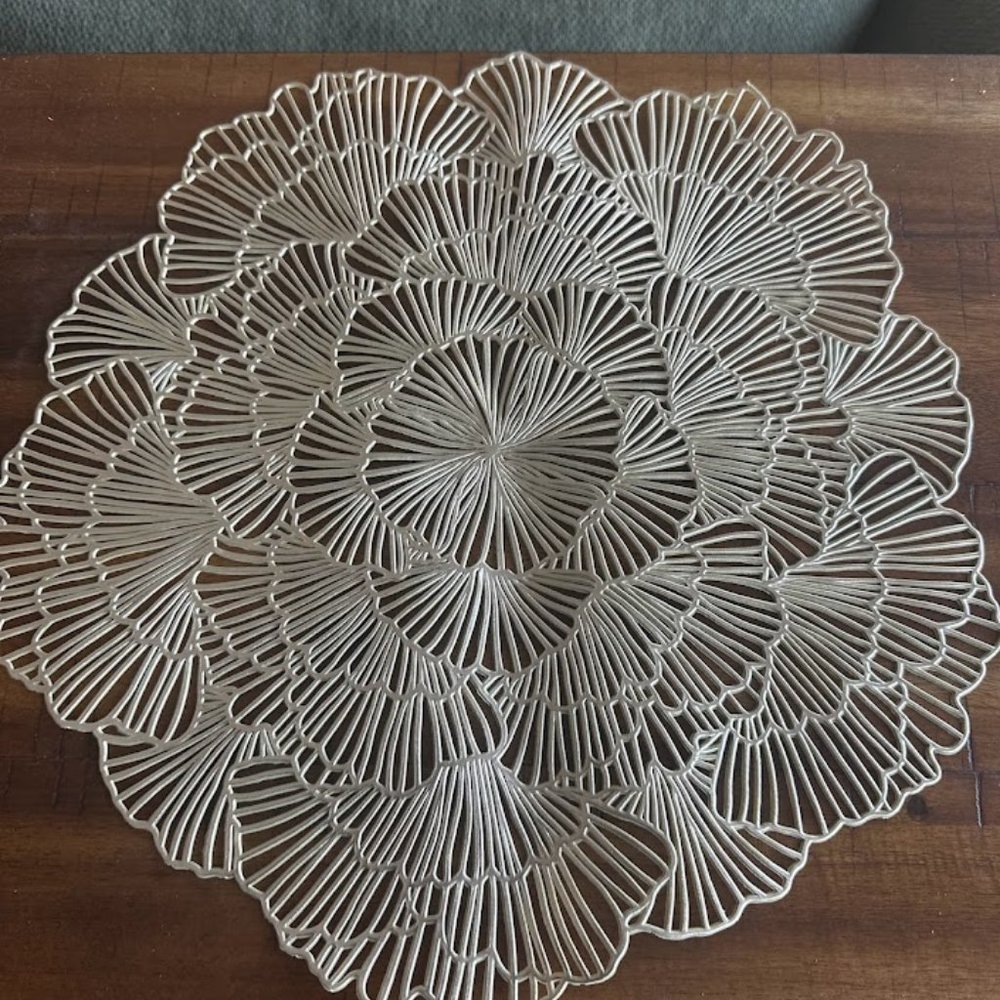 Gold flower placemat